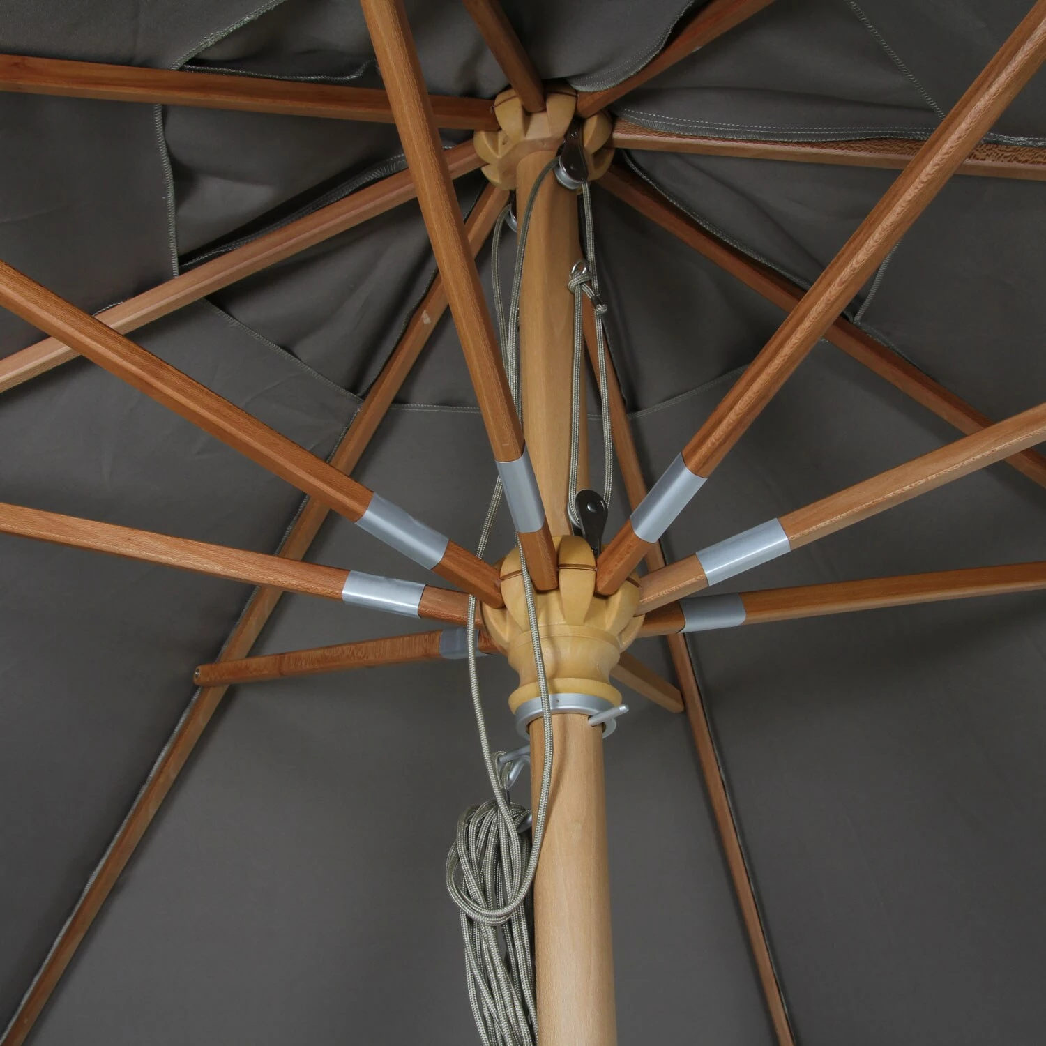 Brafab Reggio Sonnenschirm Ø300 Cm, Taupe 4 Brafab Reggio Sonnenschirm Ø300 Cm, Taupe – Bild 2