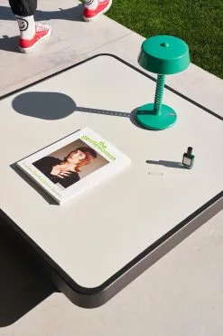 Fatboy Paletti Table, Light Grey -Günstiges Stuhlgeschäft fatboy paletti coffee table 4