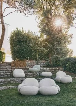 Gubi Pacha Outdoor Loungesessel Mit Armlehne, Dedar Libera 003, Moosgrüner Fuß -Günstiges Stuhlgeschäft gubi pacha outdoor lounge chair w arm swivel libera003 4